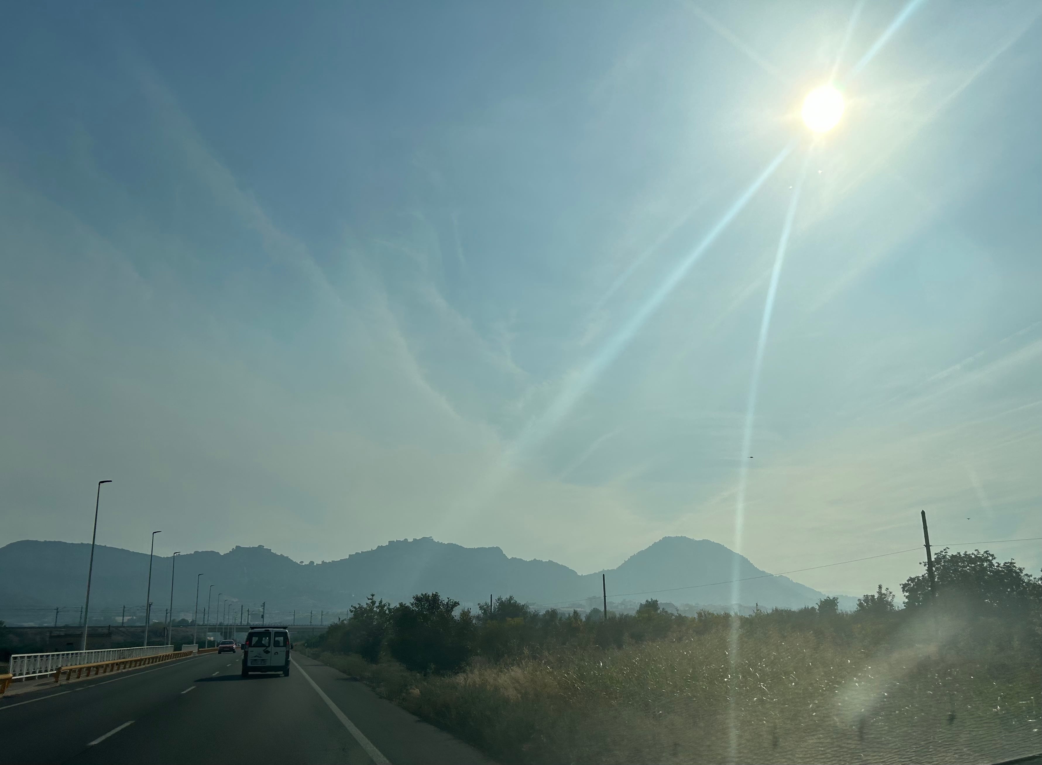 El humo inunda La Costera. Fuente: Radio Xàtiva Cadena SER