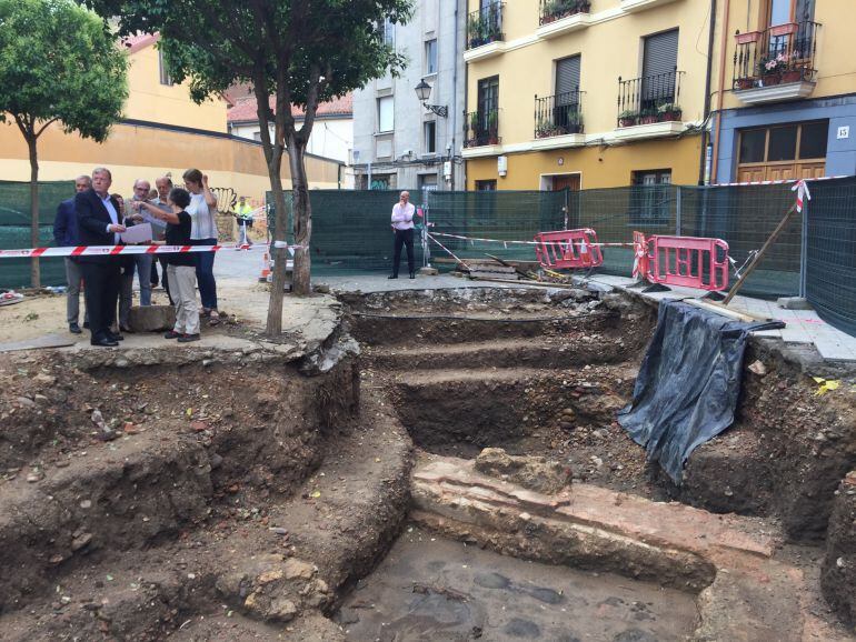 El alcalde ha visitado los hallazgos