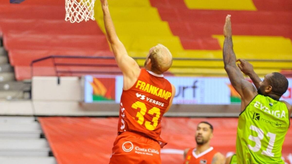 "La lesión de Alberto Díaz puede extender la alfombra para que Frankamp tenga uno de sus mejores partidos"