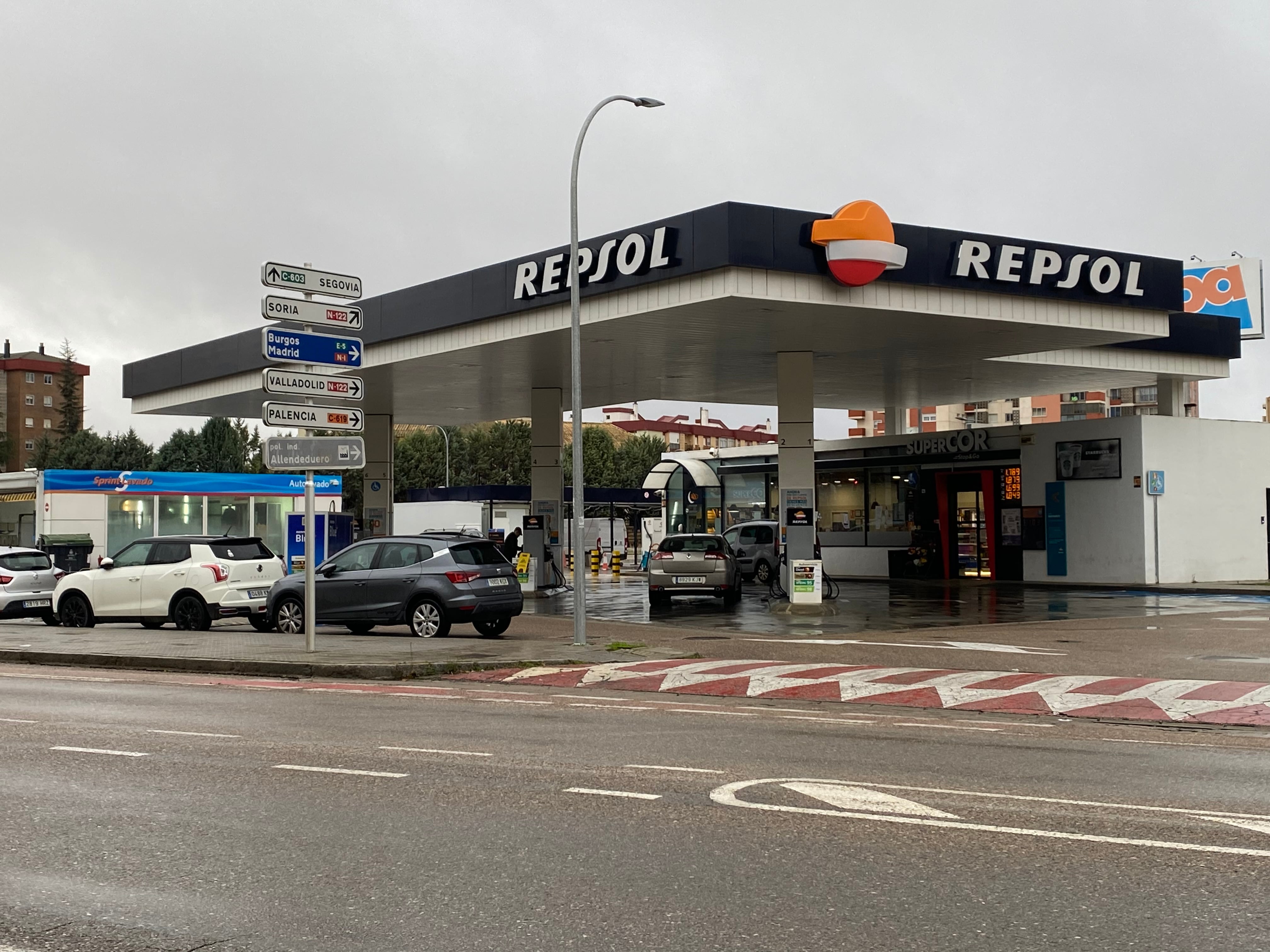 Estación de servicio Repsol en Aranda