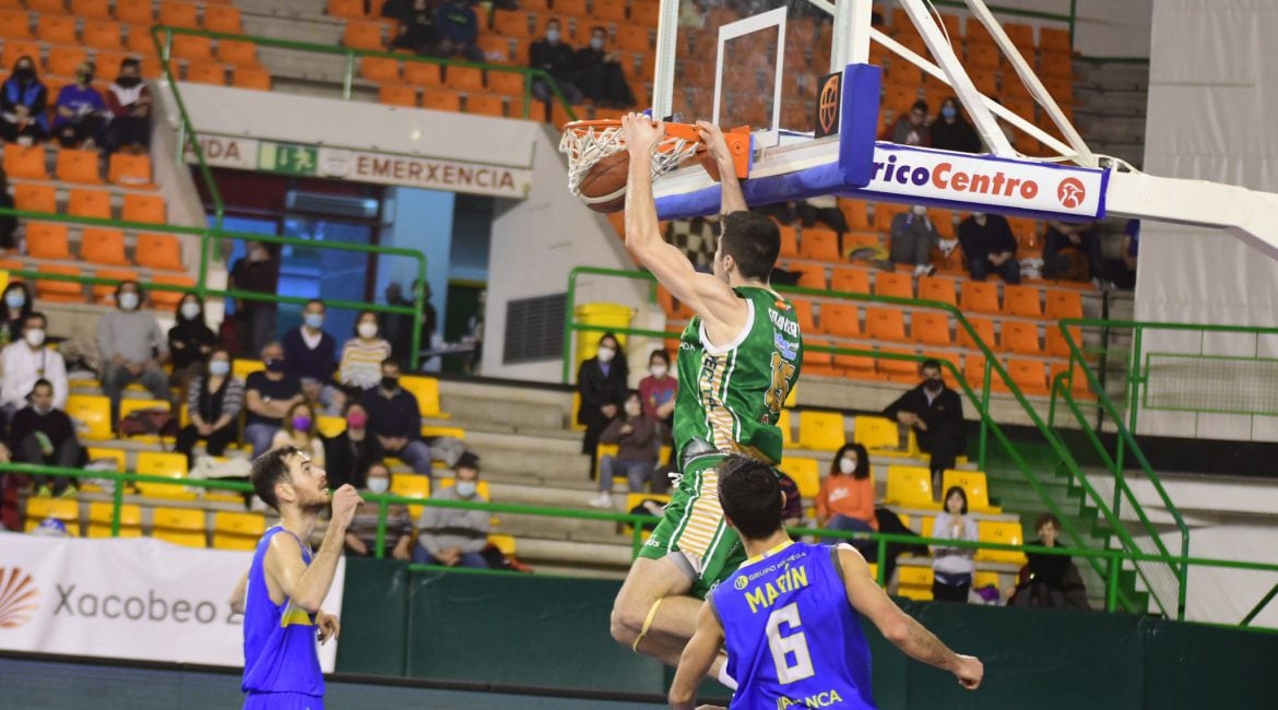 El Clínica Ponferrada CDP pudo ganar en Ourense