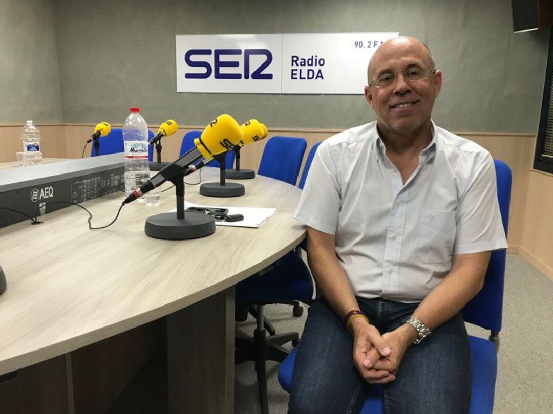 Alejandro García, candidato del PSOE de Monóvar en Radio Elda Cadena SER