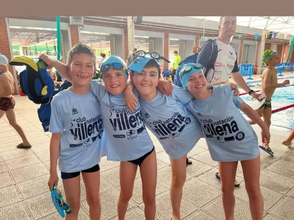 Los más jóvenes del Club de Natación Villena dan la talla