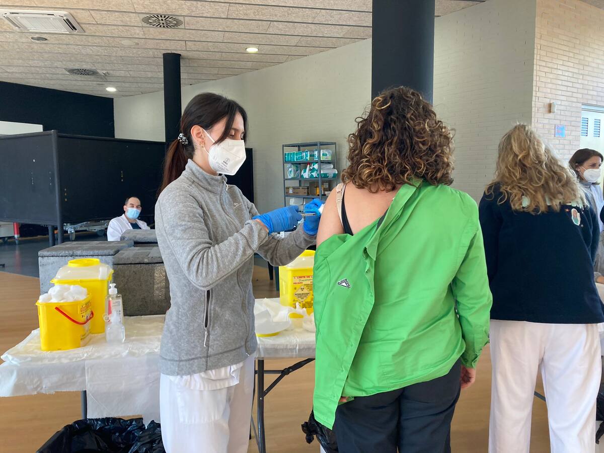 La sexta ola comienza a perder fuerza en la Safor con una caída de 1.200 contagios menos