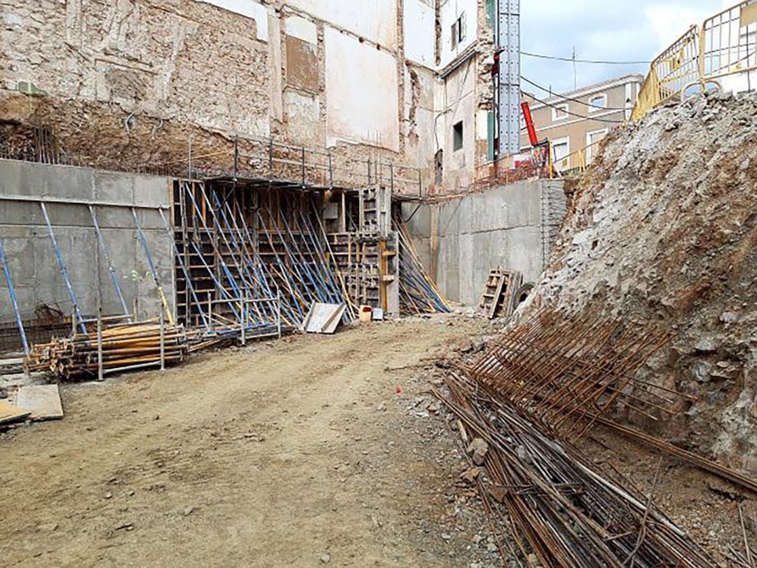 Obras del muro de contención del Teatro María Luisa