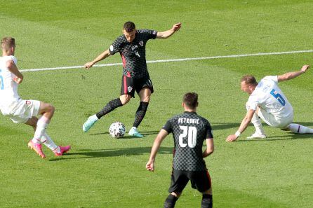 Iván Perisic consigue el empate del partido