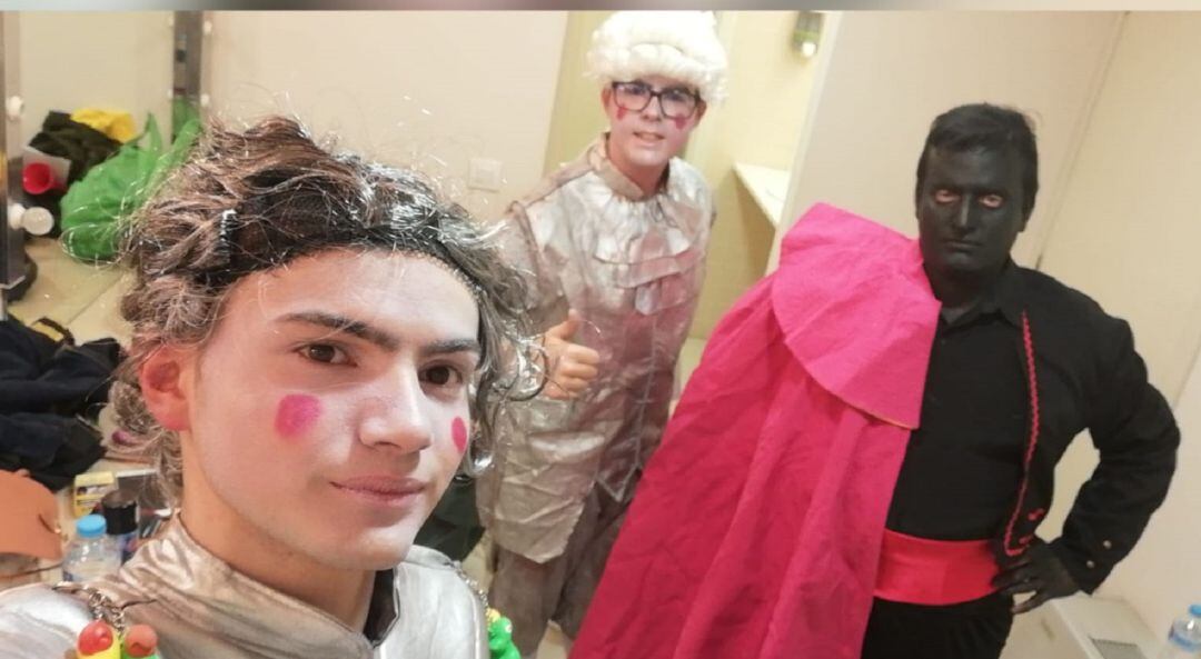 Cuarteto "Estamos paraos porque vivimos en Linares".