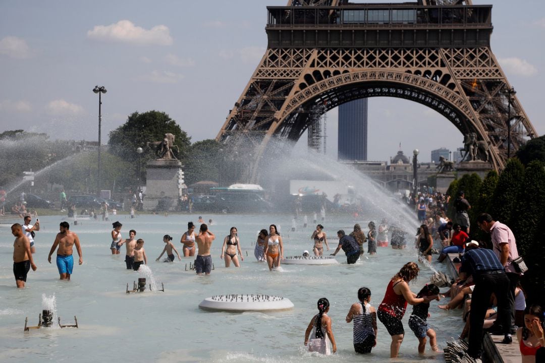 Las medidas de Francia para combatir la ola de calor: un tercio de los coches no podrán circular