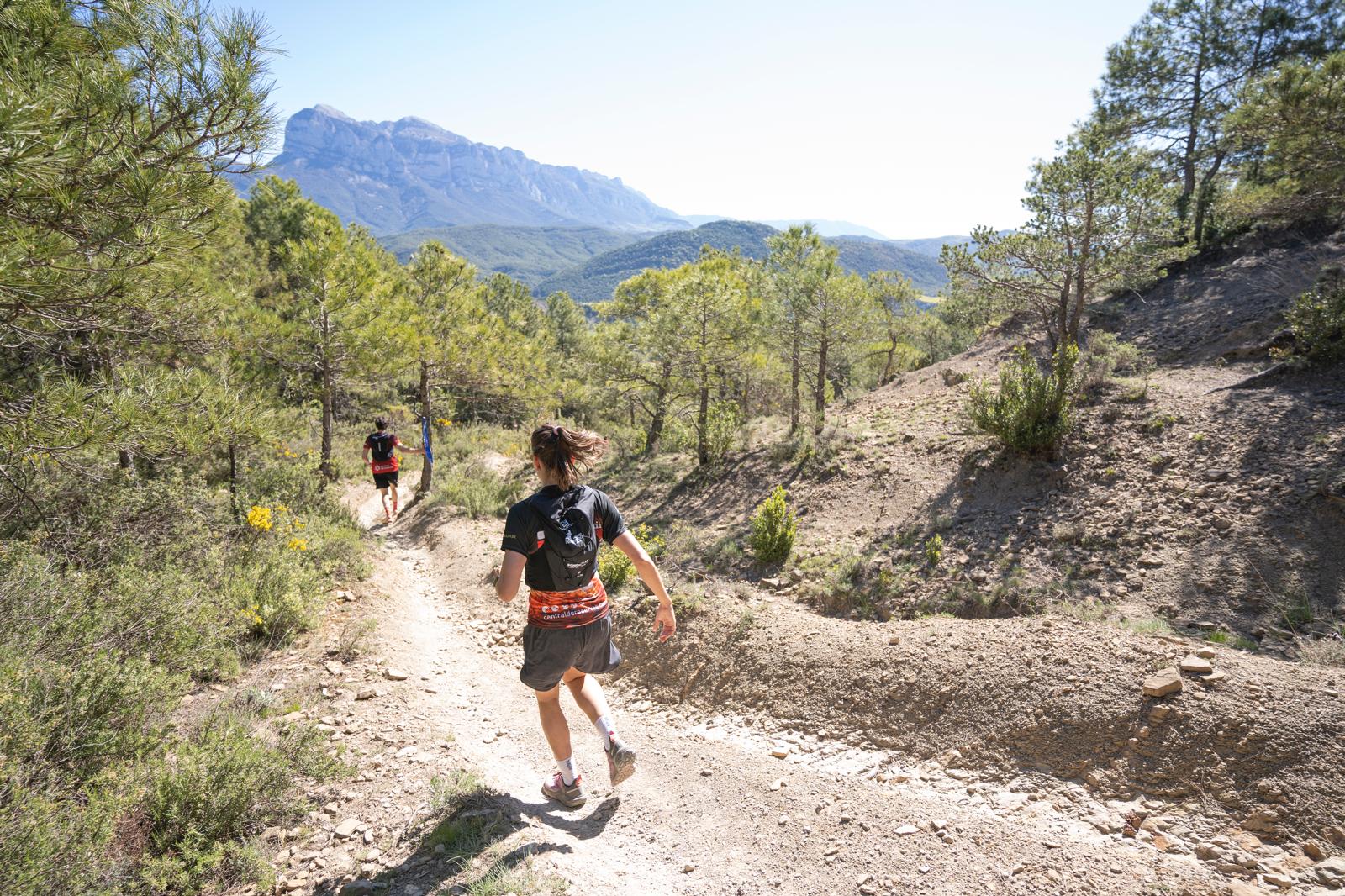 Participantes en uno de los magníficos tramos: Foto: Gran Trail Sobrarbe