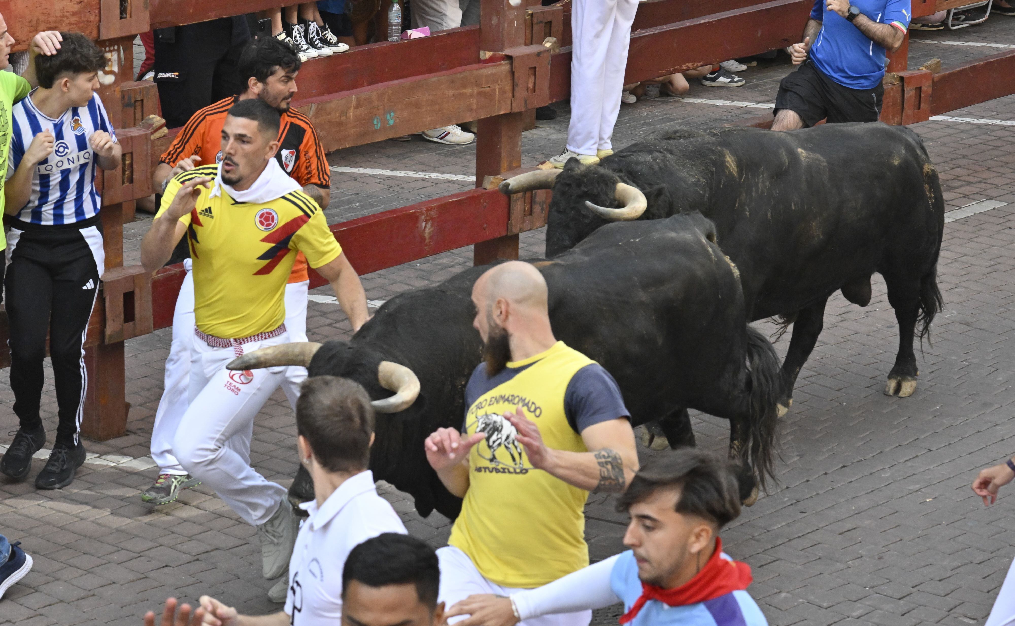 El encierro, con toros de la ganadería Zalduendo se ha completado en 1 minuto y 43 segundos, con un herido por asta y ocho por caídas
