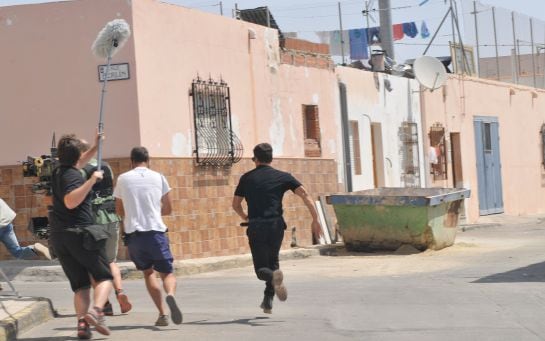 Grabación de una secuencia de &#039;Mar de Plástico&#039;: Rodolfo Sancho corre tras el actor que interpreta a un fugitivo