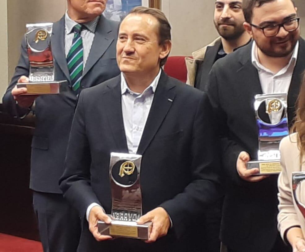 Adolfo Blanco, presidente de A Contracorriente Films, en el acto de recogida del premio ¡Bravo!