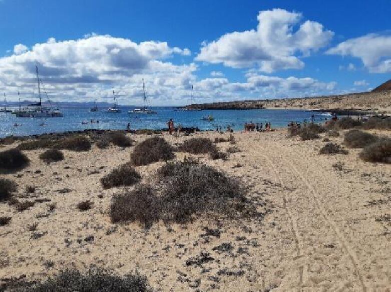Acceso a Playa Francesa, en La Graciosa.