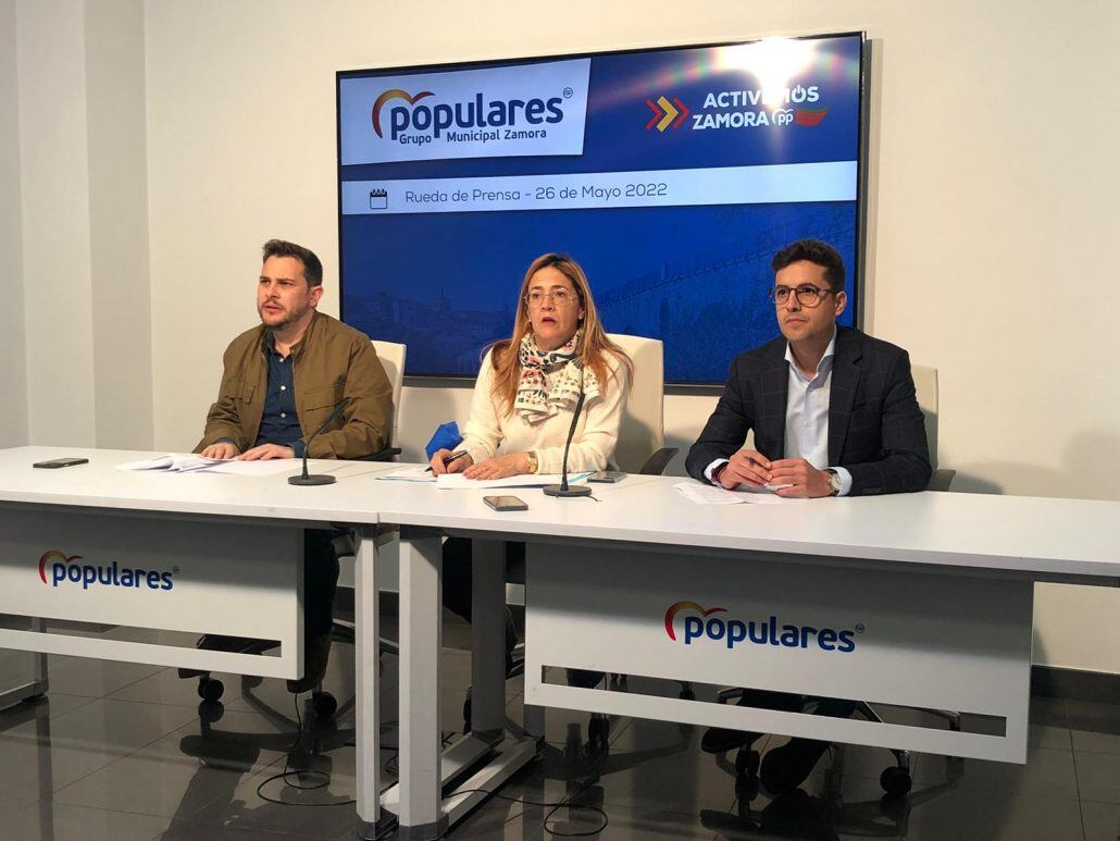 Los concejales populares durante la rueda de prensa sobre la política económica del Ayuntamiento de Zamora