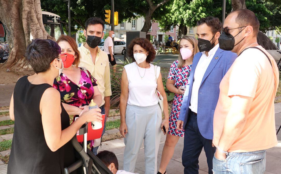 Concejales socialistas de Málaga y afectados por los cierres de centros de Atención Temprana  (Archivo)