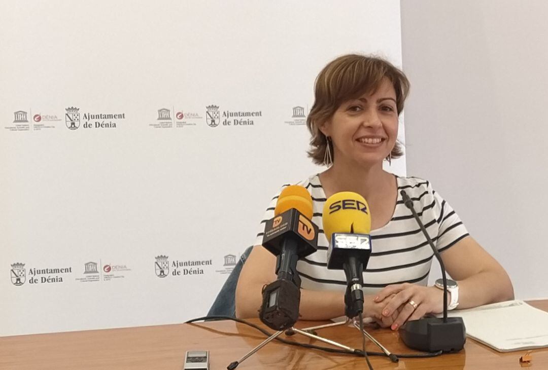 La concejala de Territorio, Maria Josep Ripoll en la presentación de la ordenanza municipal.