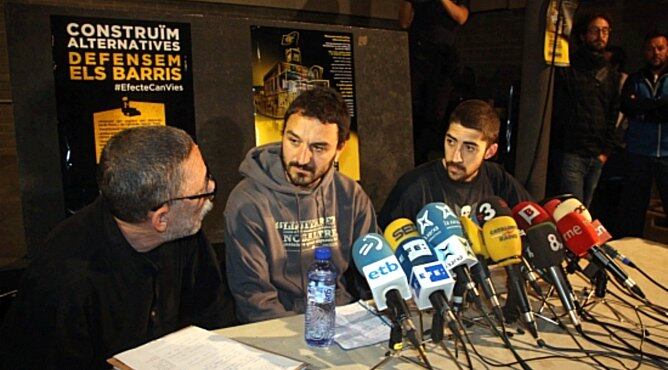 Los portavoces de los colectivos que ocupaban el centre Can Vies