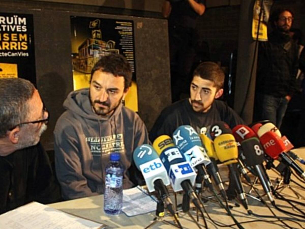 L'Ajuntament atura l'enderroc, però Can Vies no vol negociar