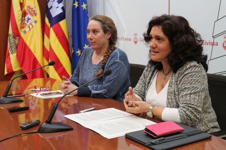 Las conselleras Viviana de Sans y Pepa Marí