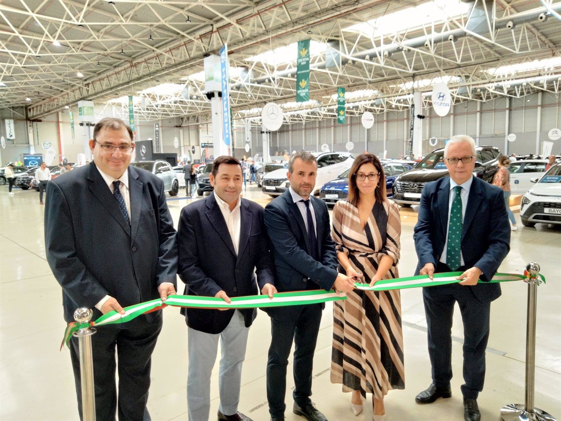 Autoridades inauguran la edición 2022 de Factory Cars Jaén en IFEJA