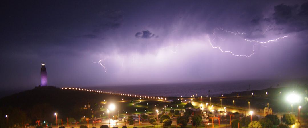 Tormenta en el entorno de la Torre de Hércules