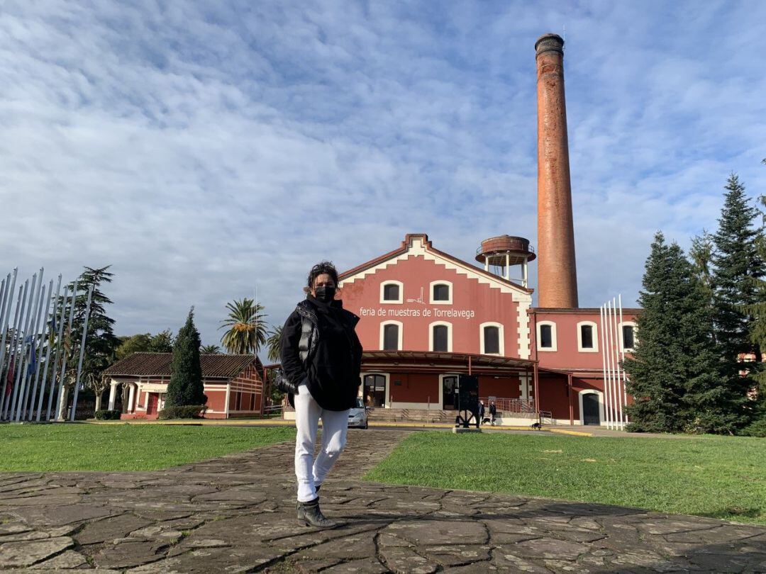 La concejala de Cultura del Ayuntamiento de Torrelavega, Esther VélezL en La Lechera. 