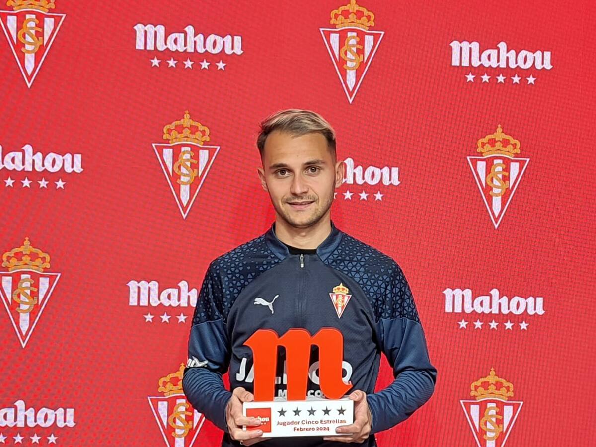 Fran Villalba celebra no haberse ido del Sporting en el mercado invernal