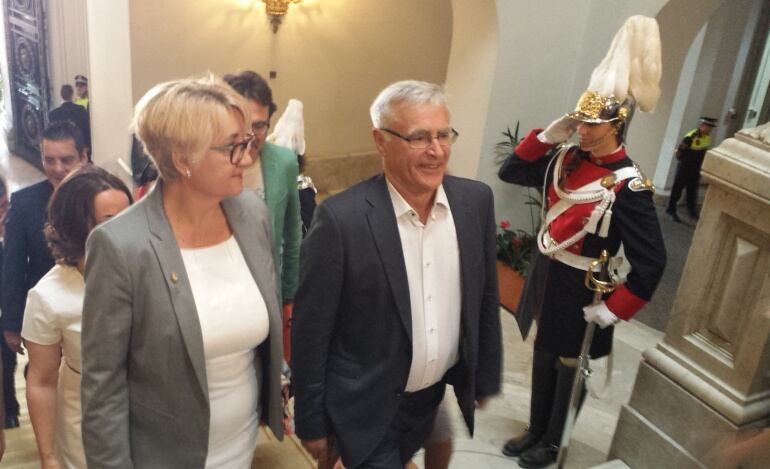 Ribó entra en el Ayto