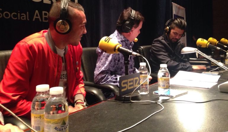 Iago Aspas y Nolito, con José Ramón de la Morena en el programa especial de &#039;El Larguero&#039; en Vigo.