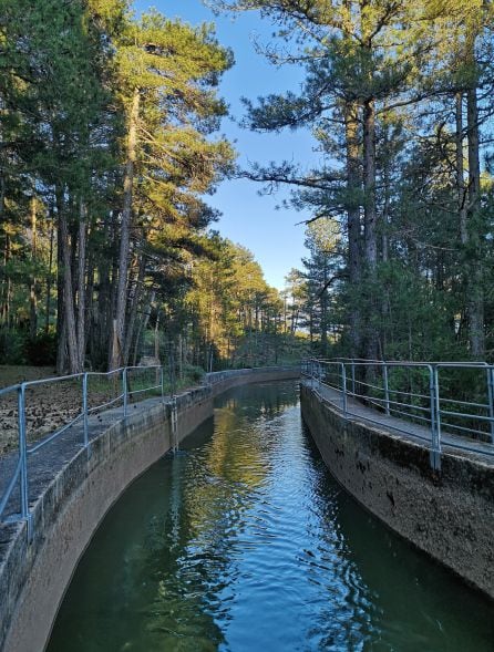 Canal de derivación del agua del Júcar hasta la central eléctrica del Salto de Villalba.