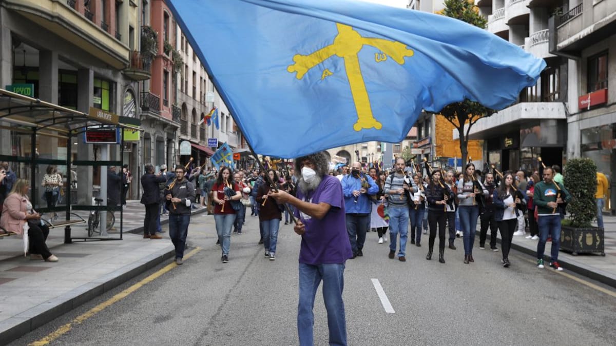 La consejera de Cultura no trasladó el documento sobre la oficialidad del asturiano al resto del Ejecutivo: "No gobernamos a golpe de informe"