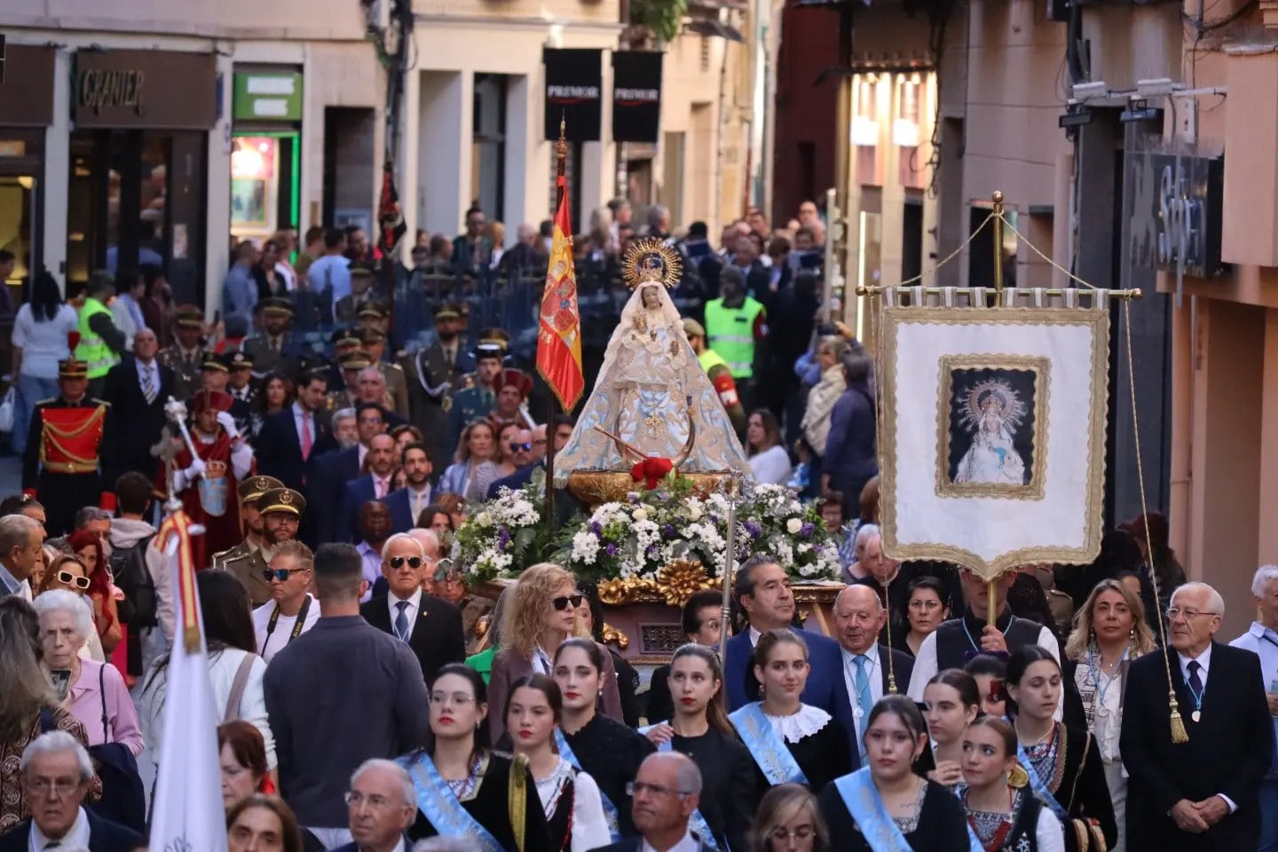 Segovia despide a la Virgen de la Fuencisla