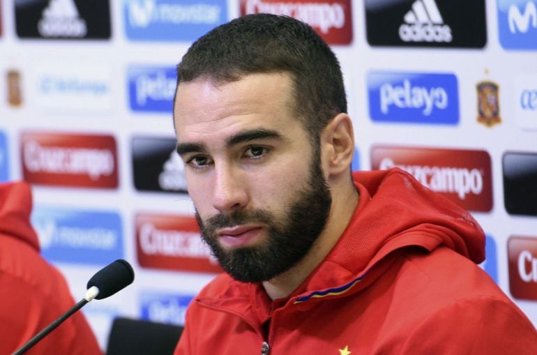 Dani Carvajal compareció ante los medios junto a Thiago Alcántara