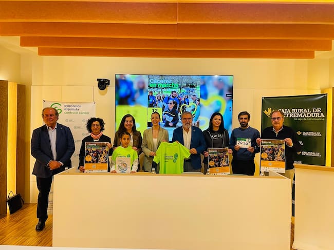 Presentación de la Marcha por la Investigación impulsada por la AECC en Cáceres