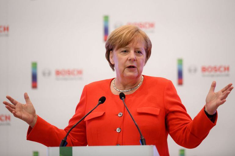 La canciller alemana, Angela Merkel, pronuncia un discurso durante la inauguración del nuevo Centro Tecnológico y de Desarrollo de Bosch, en Braga (Portugal), hoy, 30 de mayo de 2018. Merkel se encuentra en una visita oficial a Portugal hasta el 31 de mayo, con un programa focalizado en las cuestiones europeas y bilaterales, desarrollo tecnológico e inversiones. 