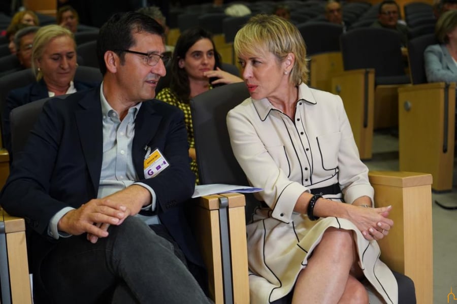 José Manuel Caballero junto a la Secretaria de Estado de Digitalización e Inteligencia Artificial, Carme Artiagas