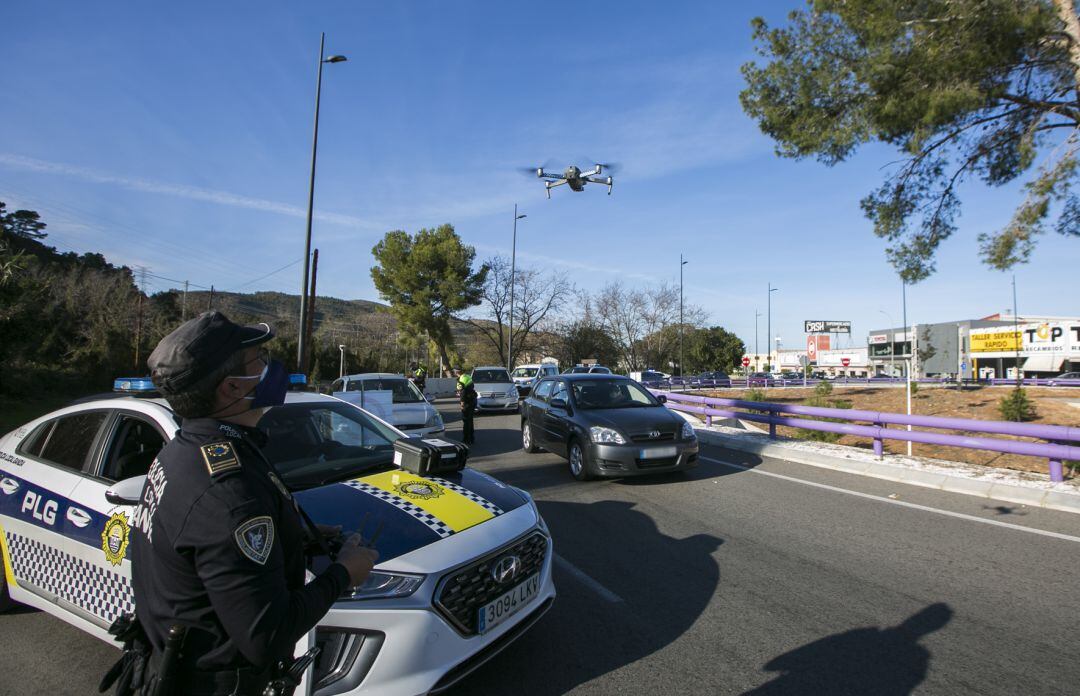 Controles de la Policía Local y Nacional de Gandia 