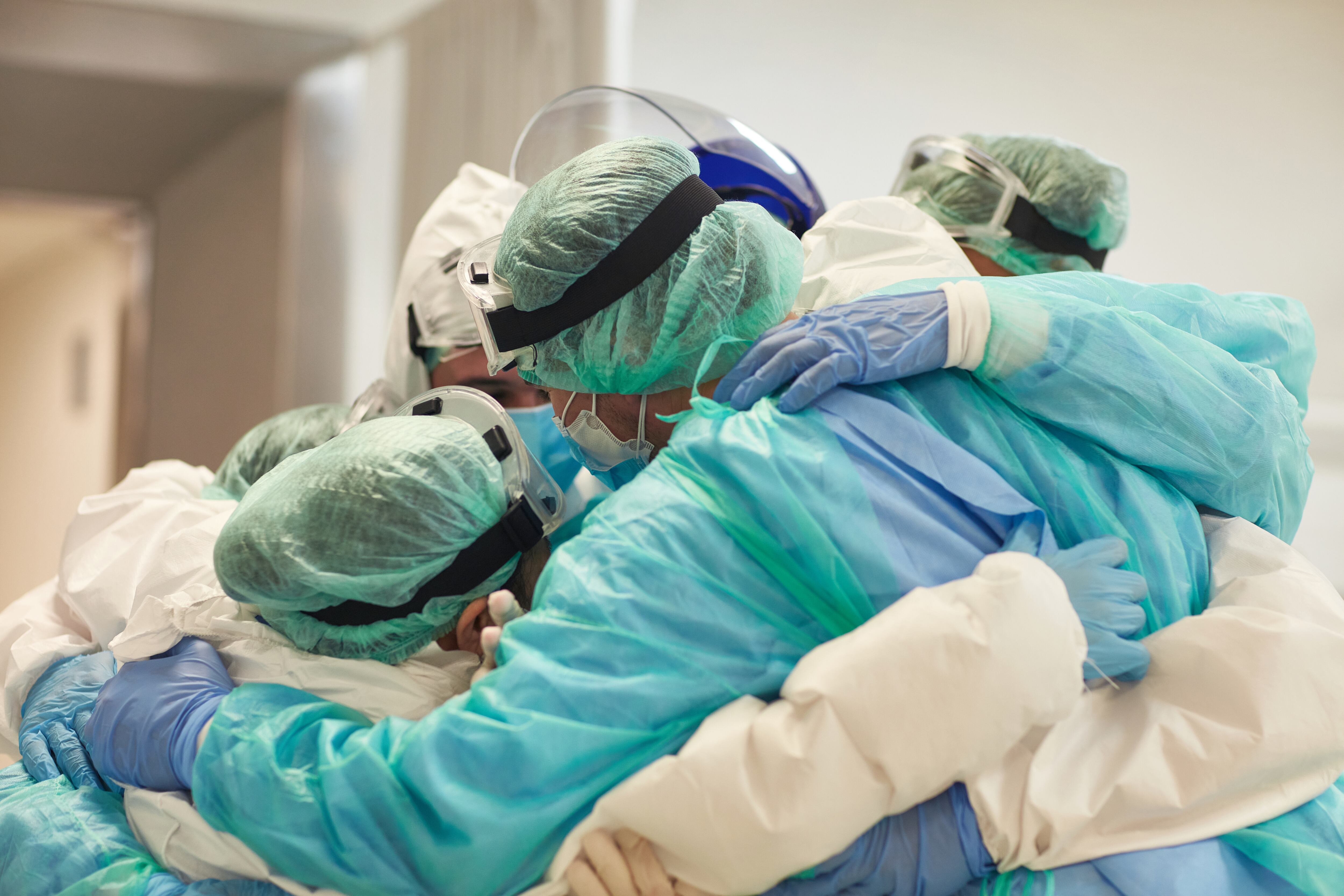 Doctores durante la pandemia de la Covid-19 | GettyImages