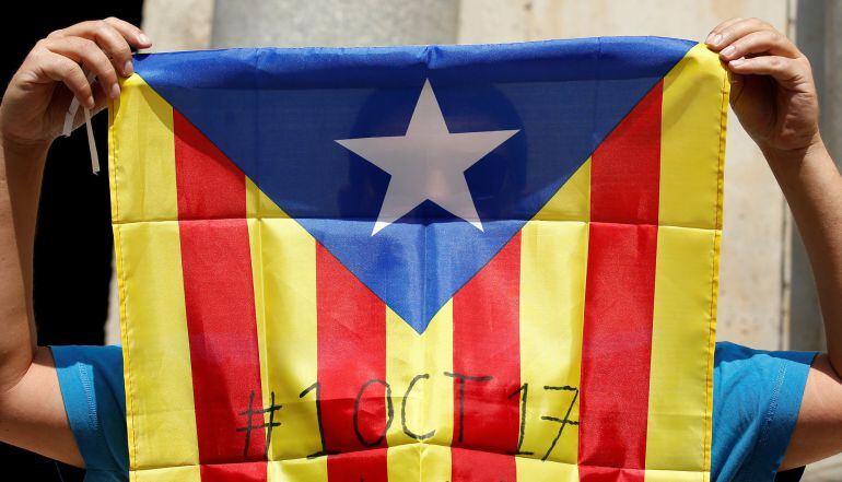 La fecha del 1 de octubre, en una estelada.