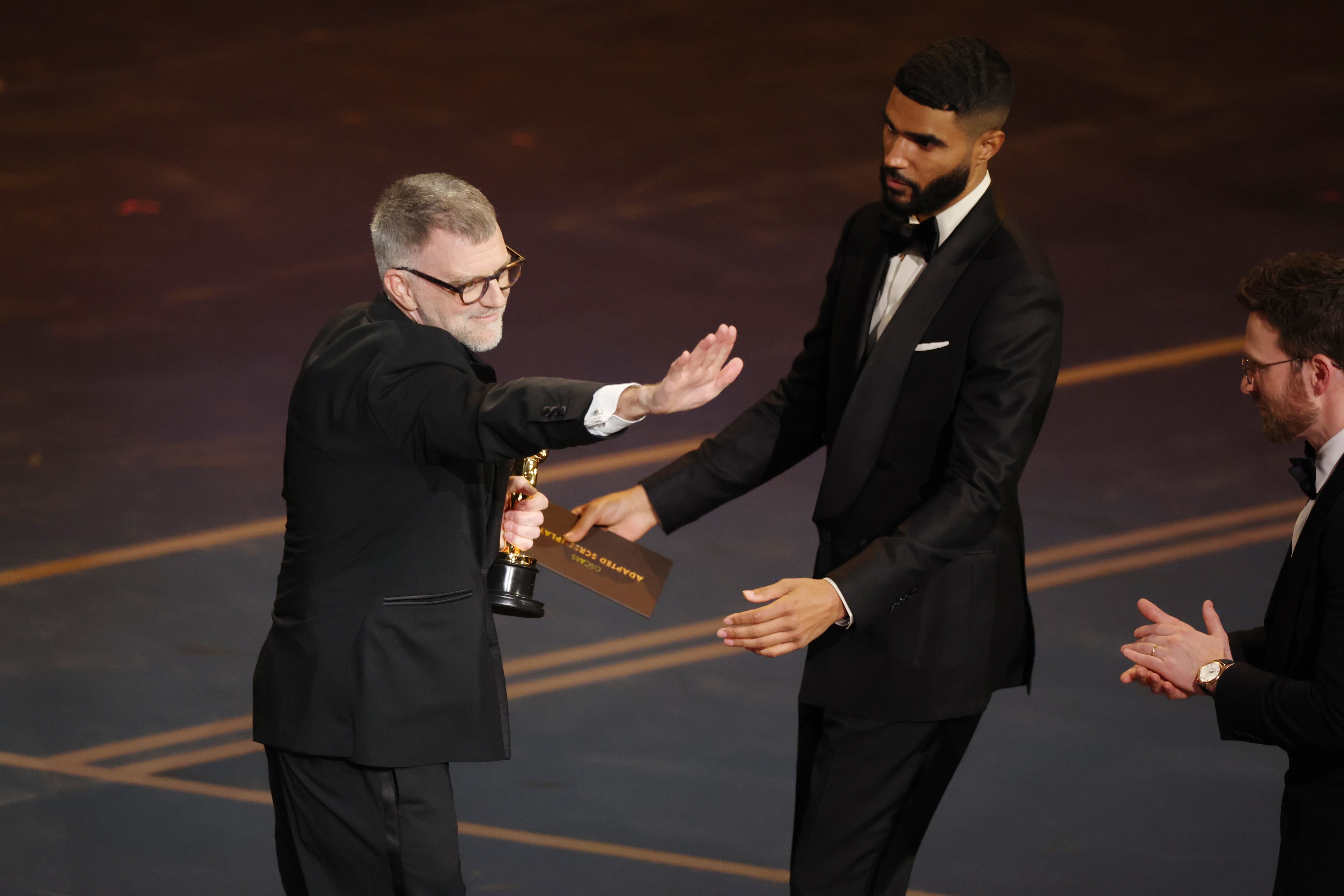 Paul Thomas Anderson recoge uno de los seis premios de 'Una batalla tras otra'