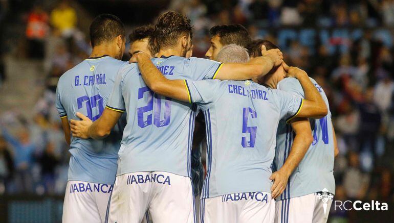 Jugadores del Celta celebran un gol en Balaídos