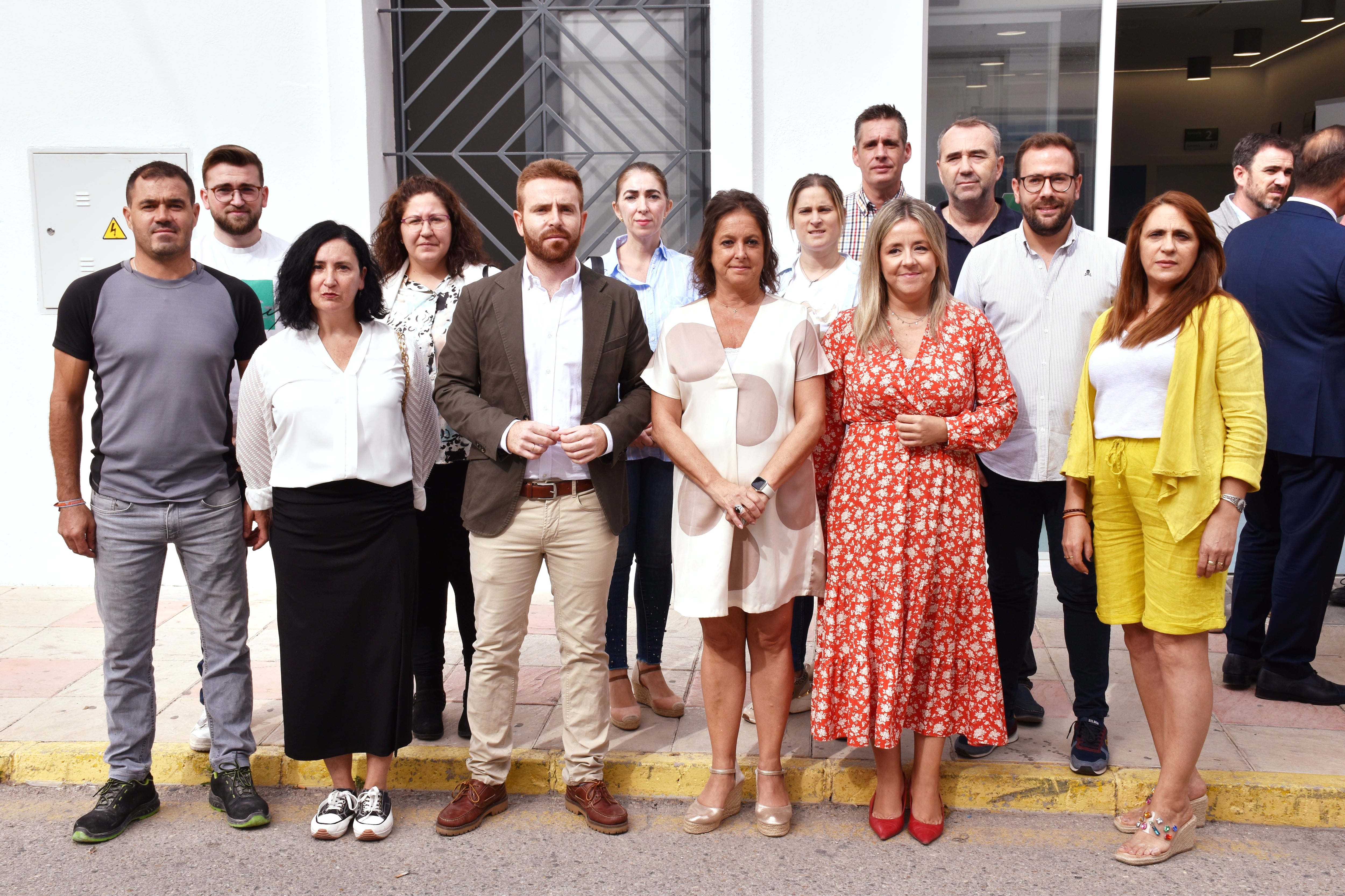 Foto de Familia con autoridades asistentes