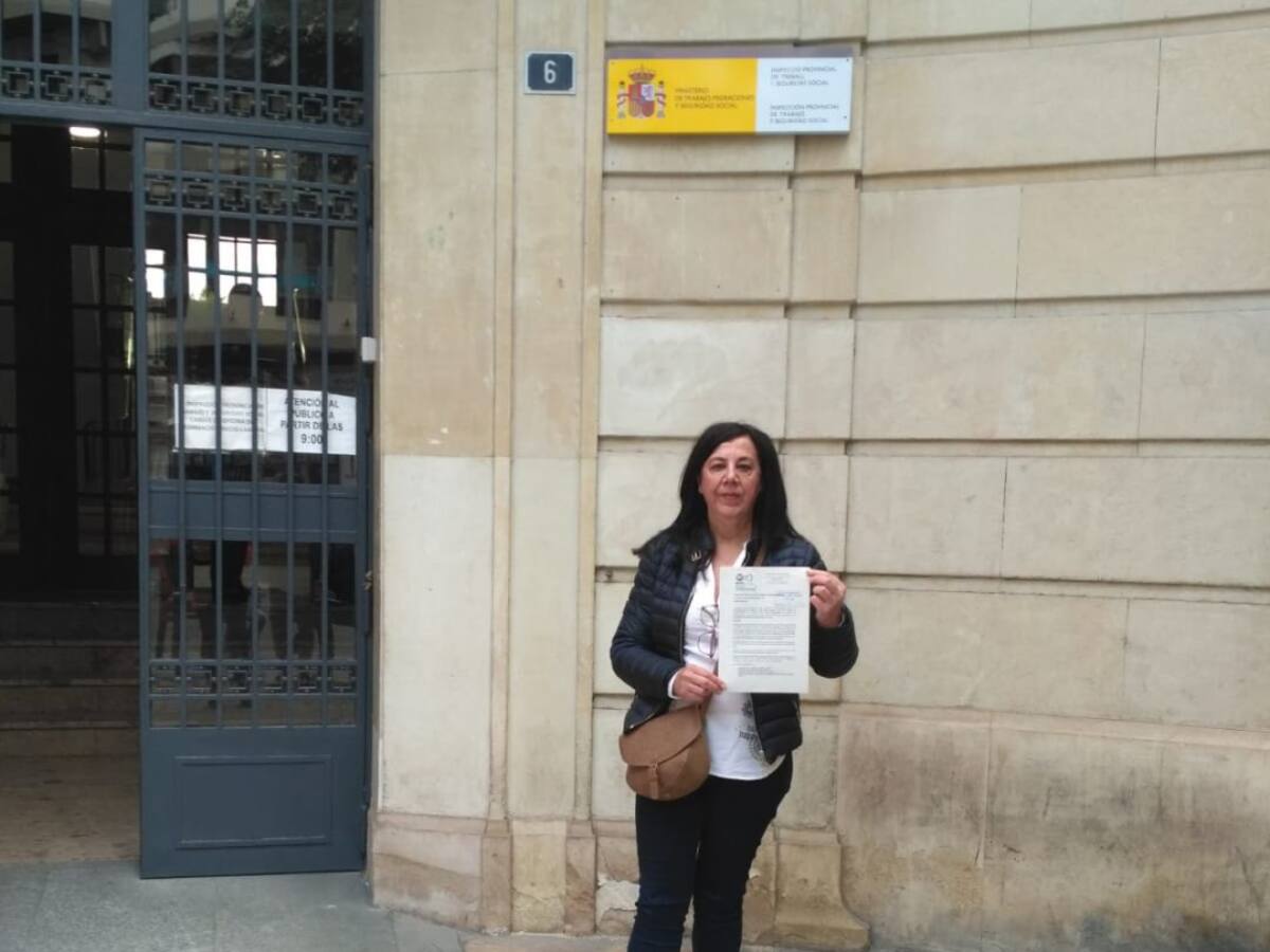 Los trabajadores de los centros de la provincia dependientes de la Conselleria de Igualdad se plantan