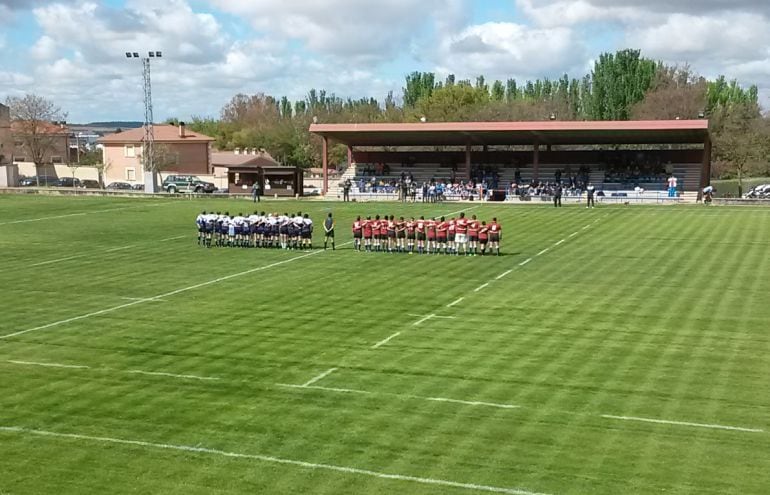 El campo de rugby de la Virgen de las Viñas acogerá un extraordinario encuentro este sábado con la llegada del UBU Aparejadores.