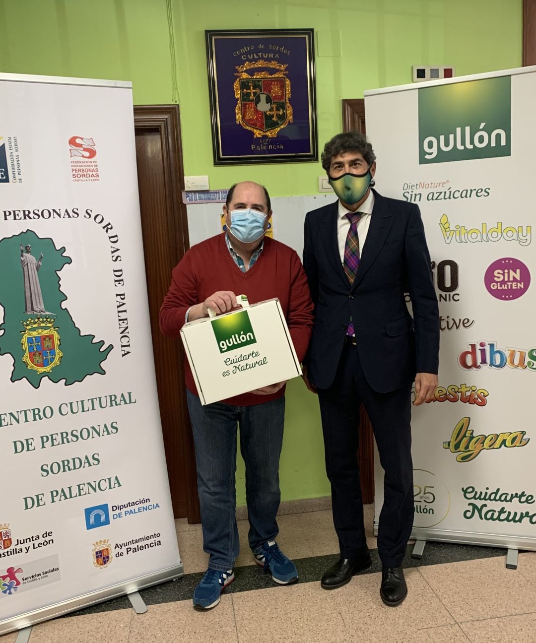 Javier Urbón, de Galletas Gullón y Luis Javier Lázaro, del Centro de Personas Sordas de Palencia