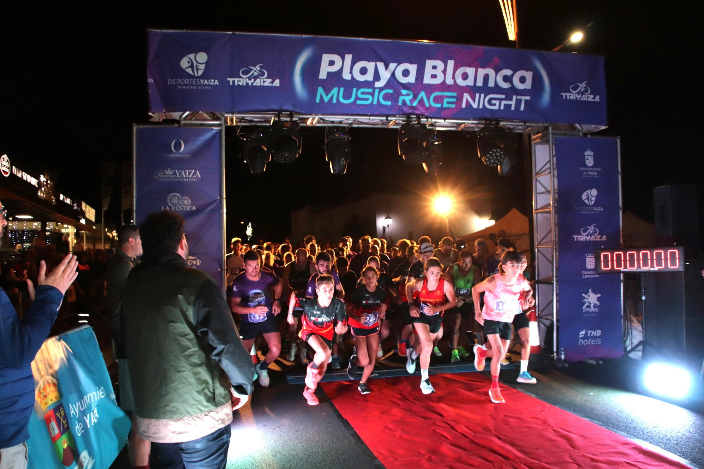 Salida de la Music Race Night de Playa Blanca.