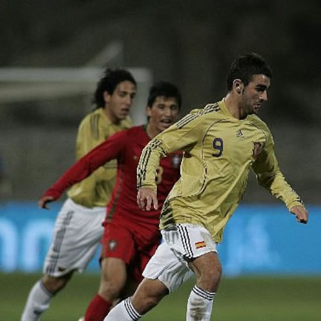 España presentó muchas caras nuevas en el amistoso ante Portugal