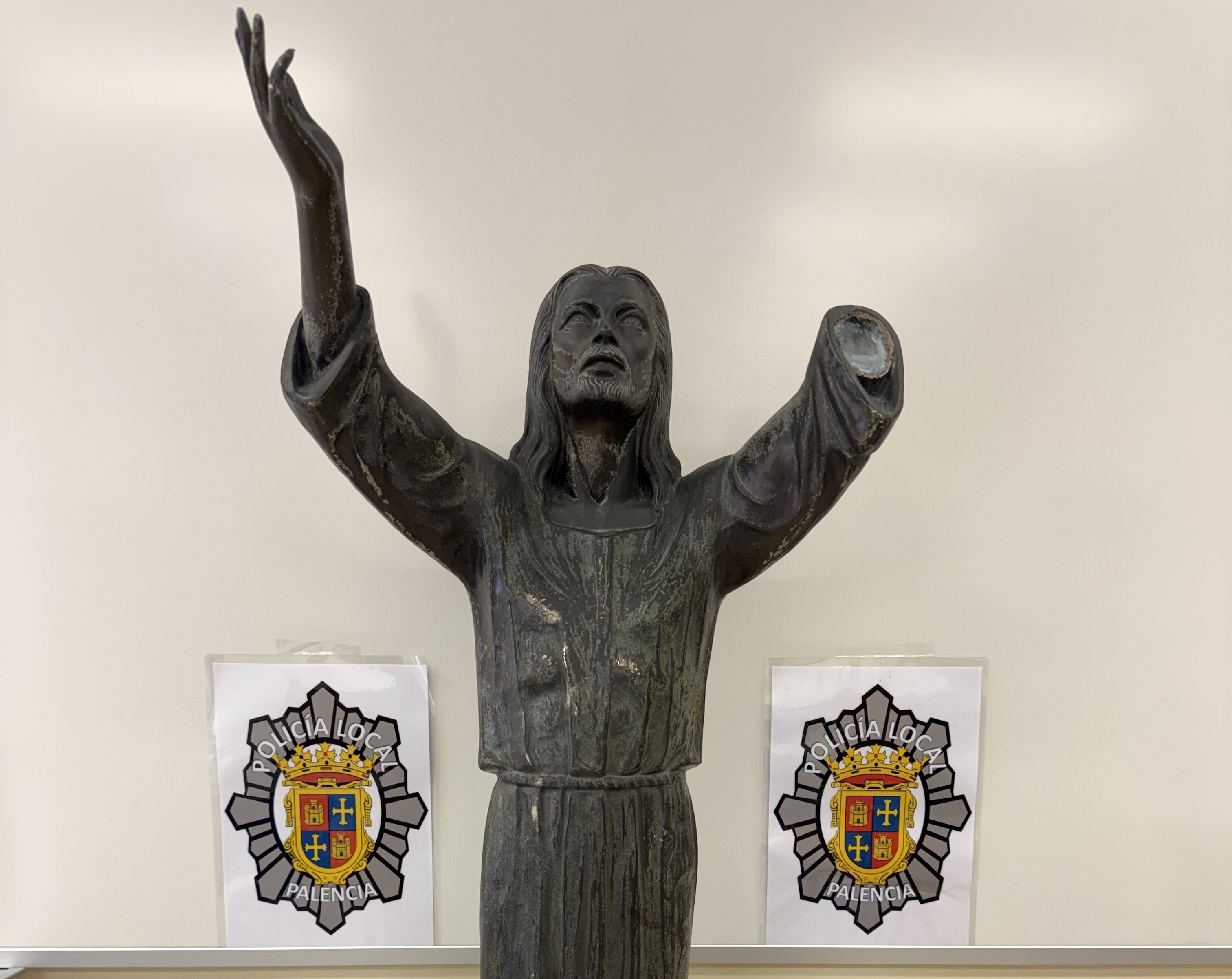 Talla sustraída del cementerio de Palencia