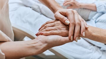 Los sanitarios denuncian una falta de inversión en cuidados paliativos en los hospitales de la Comunitat Valenciana