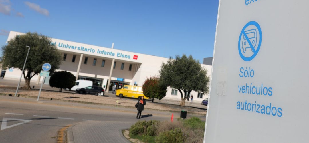 Cartel indicativo en el exterior del Hospital Universitario Infanta Elena ubicado en Valdemoro (Madrid)